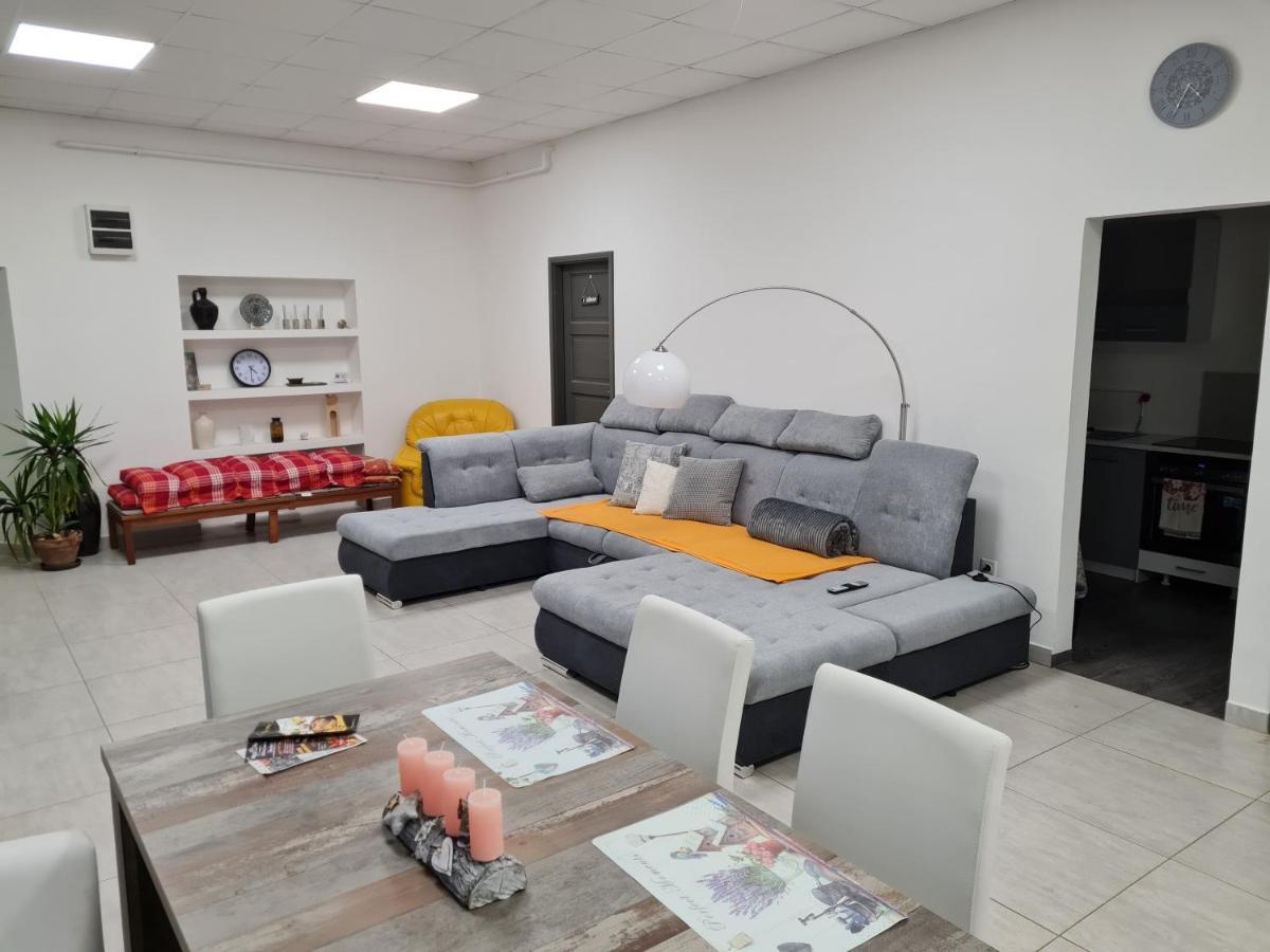 Silver Dream Apartmanhaz Debrecen Ngoại thất bức ảnh