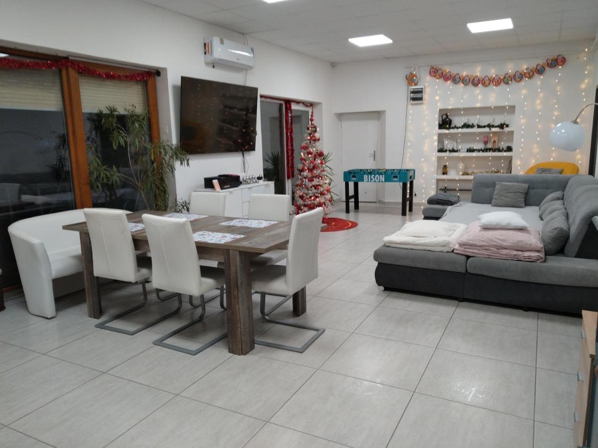 Silver Dream Apartmanhaz Debrecen Ngoại thất bức ảnh